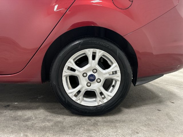 Used 2015 Ford Fiesta SE w/ Comfort Package FWD image 11