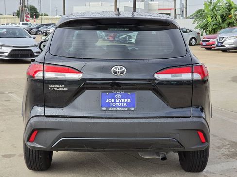 Used 2025 Toyota Corolla Cross L FWD image 8