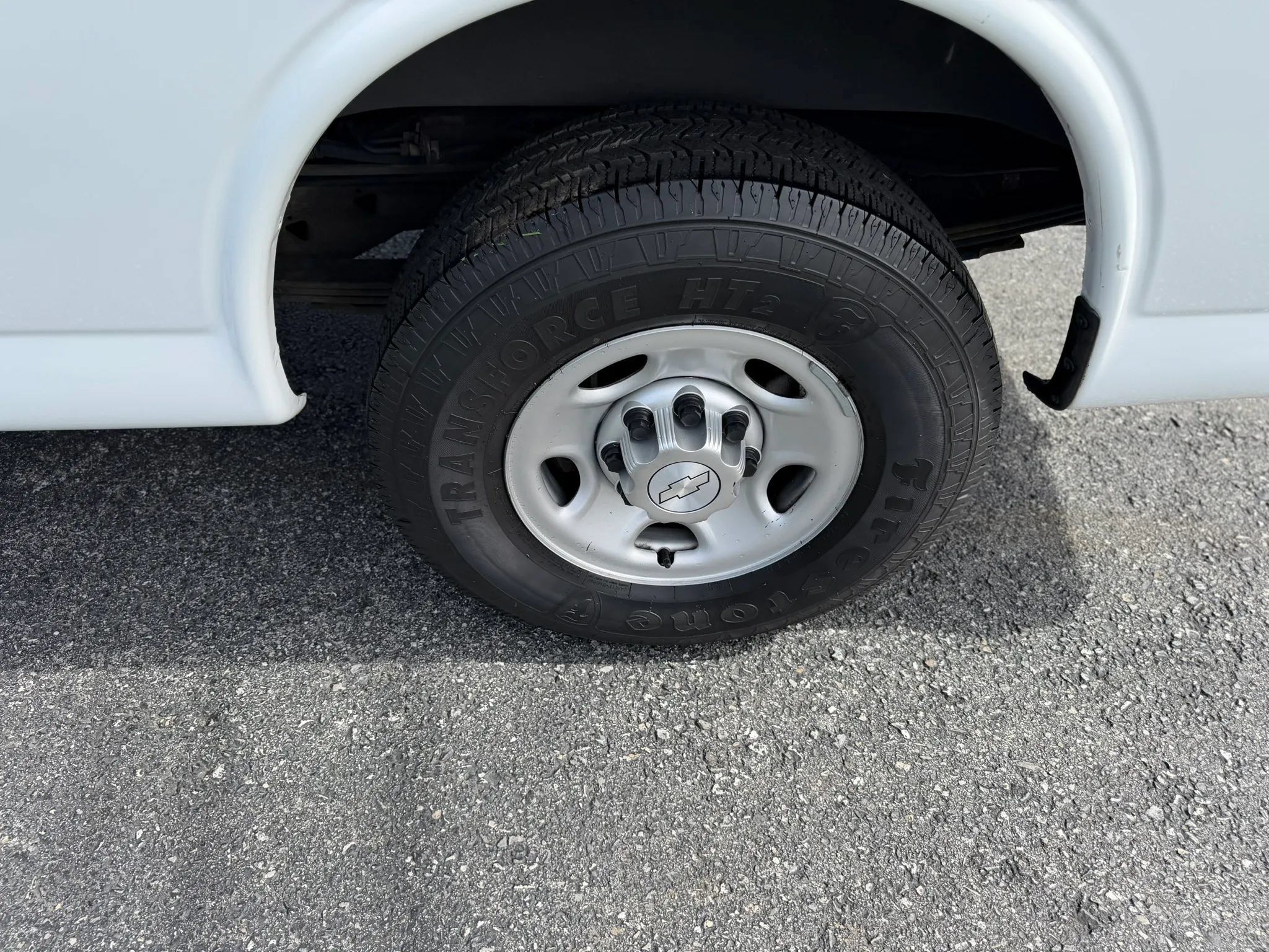 Used 2017 Chevrolet Express 2500 RWD image 29