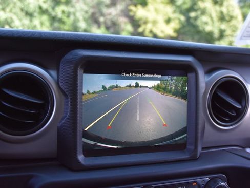 Used 2021 Jeep Wrangler Unlimited Sport AWD/4WD image 20