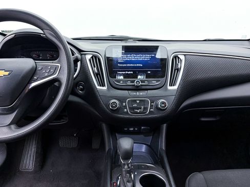 Used 2025 Chevrolet Malibu LS FWD image 5