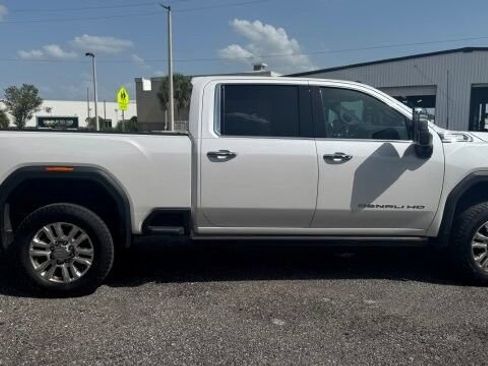 Used 2023 GMC Sierra 2500 Denali w/ Denali Ultimate Package AWD/4WD image 4