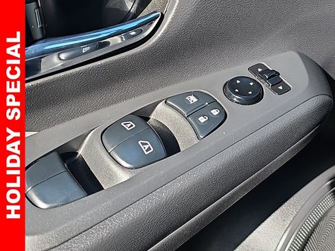 Used 2021 Nissan Kicks SR w/ SR Premium Package image 27