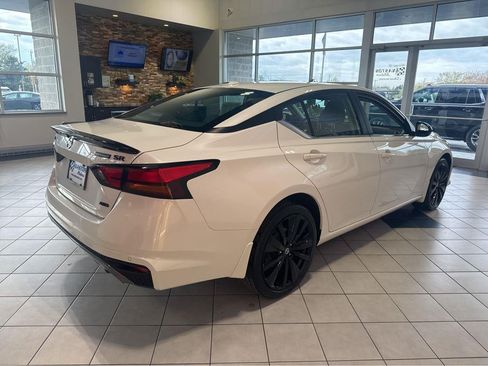 Used 2022 Nissan Altima 2.5 SR AWD/4WD image 13