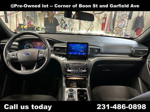 Used 2020 Ford Explorer XLT w/ Comfort Package AWD/4WD image 18