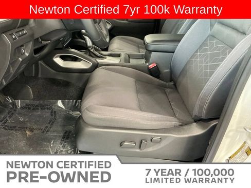 Used 2025 Nissan Frontier SV w/ SV Convenience Package RWD image 16