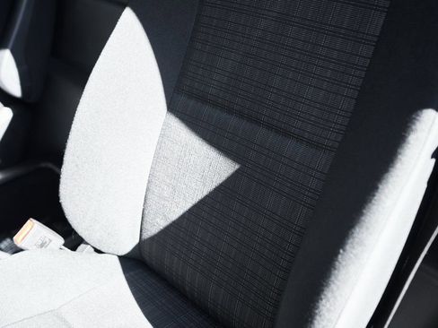 Used 2017 Mercedes-Benz Sprinter 3500 image 32