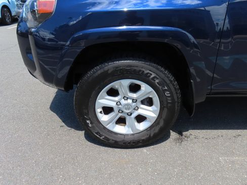 Used 2024 Toyota 4Runner SR5 Premium w/ Moonroof Package AWD/4WD image 13