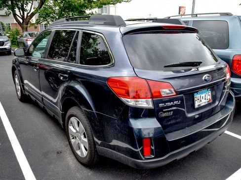 Used 2010 Subaru Outback 2.5i Premium AWD/4WD image 7