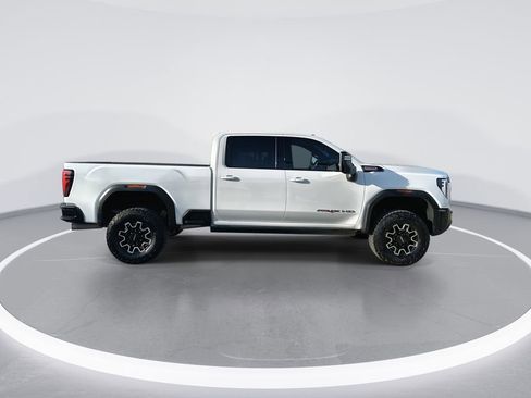 Used 2024 GMC Sierra 2500 AT4X image 9
