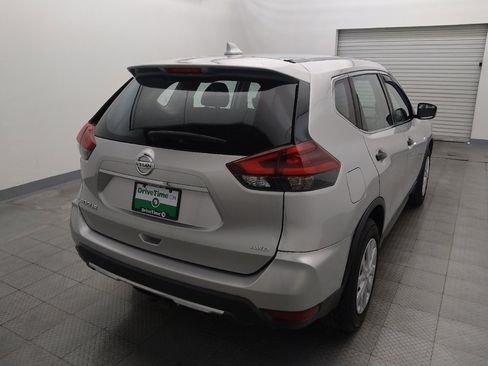 Used 2020 Nissan Rogue S image 7