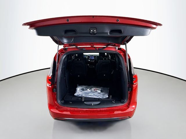 New 2026 Chrysler Pacifica Select w/ S Appearance Package FWD image 24