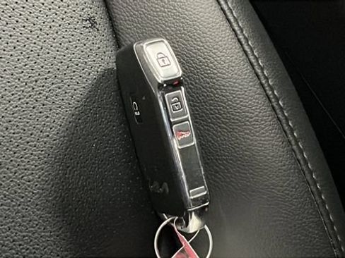 Used 2023 Kia Sportage EX AWD/4WD image 19