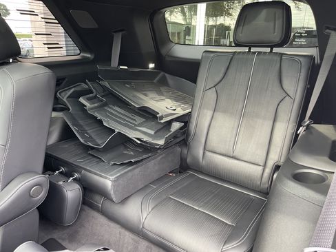 Used 2026 Cadillac Vistiq Sport w/ LPO, Floor Liner Package AWD/4WD image 20
