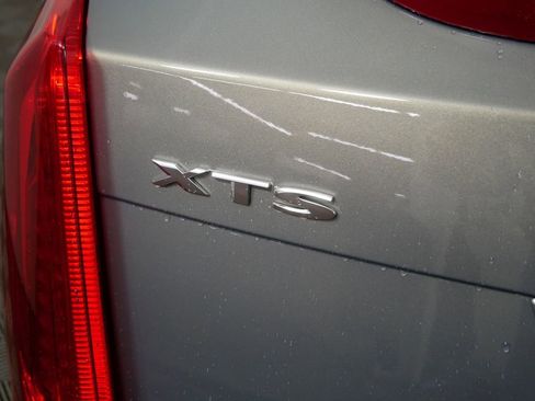 Used 2017 Cadillac XTS Luxury w/ Driver Awareness Package image 5