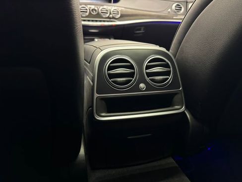 Used 2017 Mercedes-Benz S 550 Sedan image 40