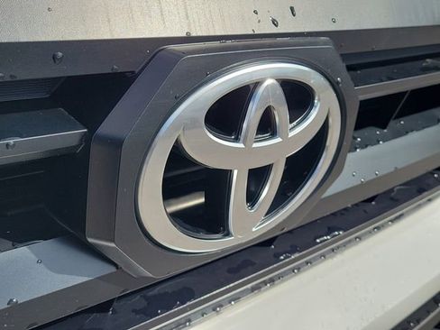 Used 2025 Toyota Tacoma SR image 8