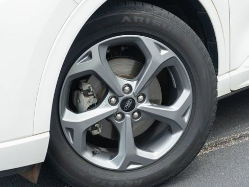 Used 2024 Ford Escape ST-Line w/ Tech Pack #1 FWD image 2