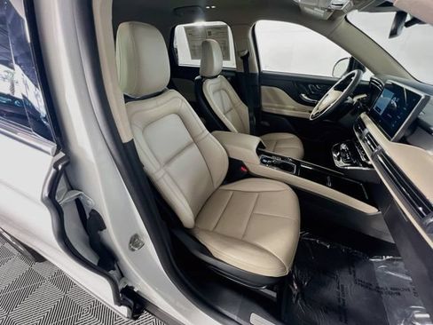 Used 2025 Lincoln Corsair FWD image 30