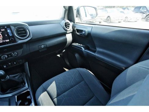 Used 2019 Toyota Tacoma TRD Sport image 13