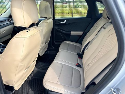 Used 2020 Ford Escape Titanium AWD/4WD image 32
