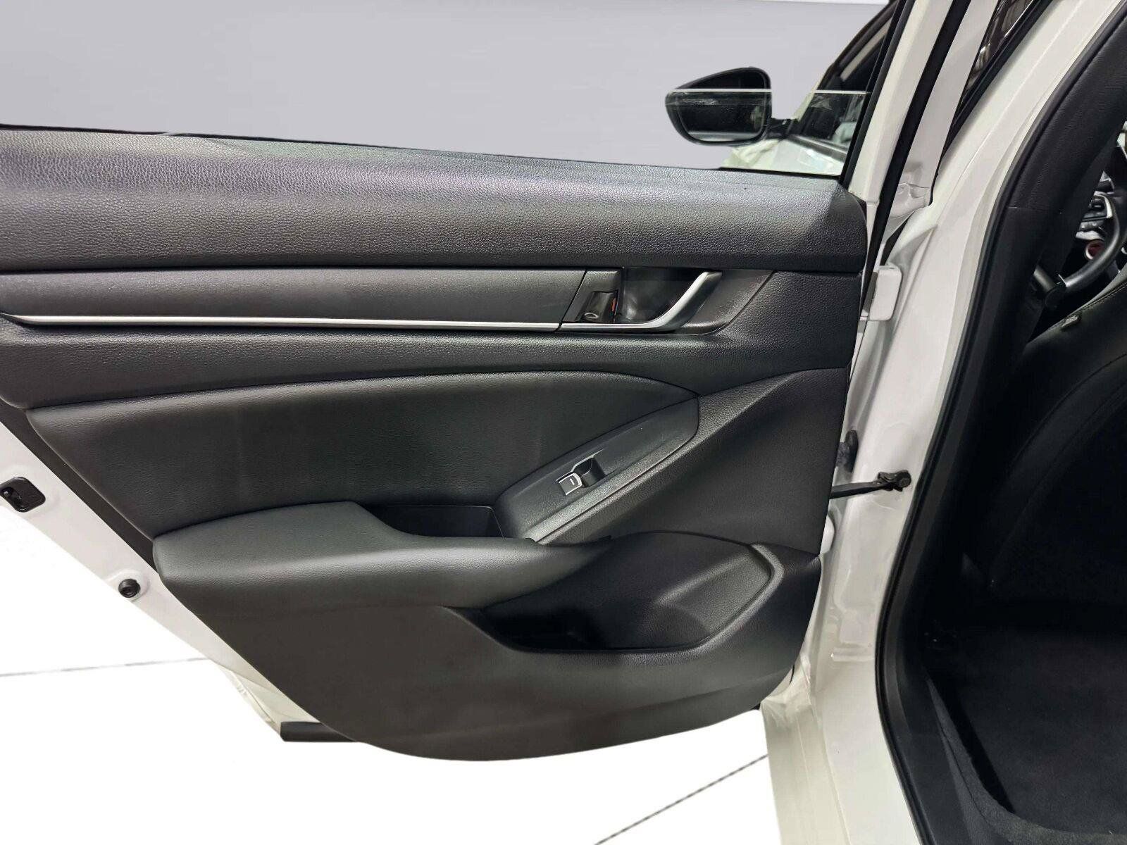 Used 2022 Honda Accord Sport image 28