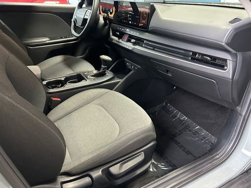 Used 2025 Kia K4 FWD image 27