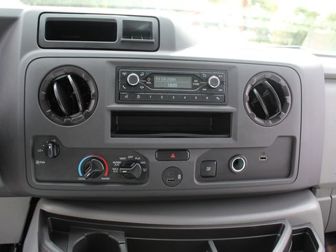 Used 2024 Ford E-450 and Econoline 450 Super Duty w/ Power Windows & Locks Group image 24