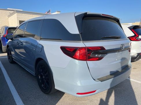 Used 2023 Honda Odyssey Sport image 4
