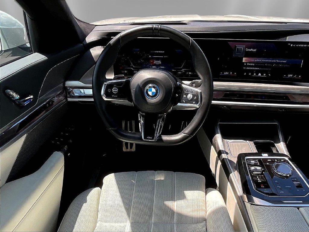 Used 2023 BMW i7 xDrive60 AWD/4WD image 8
