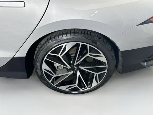 Used 2024 Hyundai Ioniq 6 SEL RWD image 11