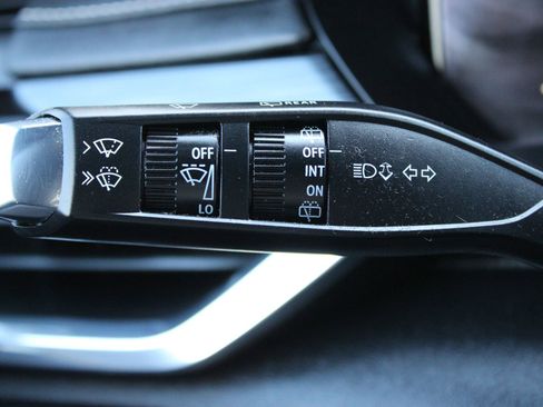 Used 2025 GMC Acadia Elevation image 33