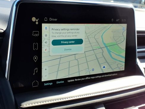 Used 2023 GMC Yukon XL SLT image 8