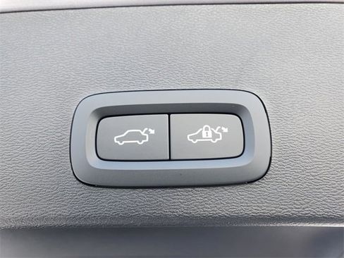 New 2026 Volvo XC40 B5 Plus w/ Protection Package Premier image 35