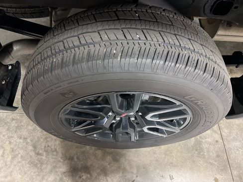 Certified 2024 GMC Sierra 1500 Elevation image 22