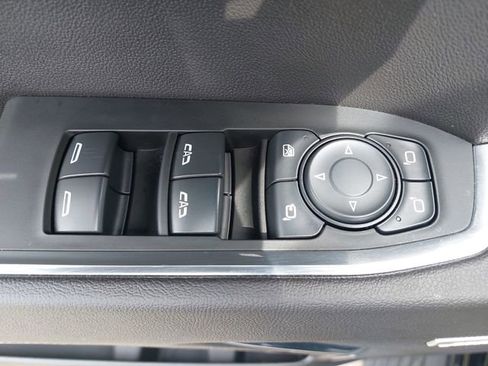 Used 2025 Chevrolet Silverado 1500 LTZ w/ Technology Package image 28