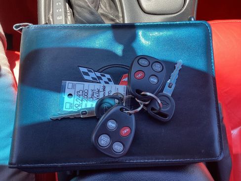 Used 2000 Chevrolet Corvette Convertible RWD image 19
