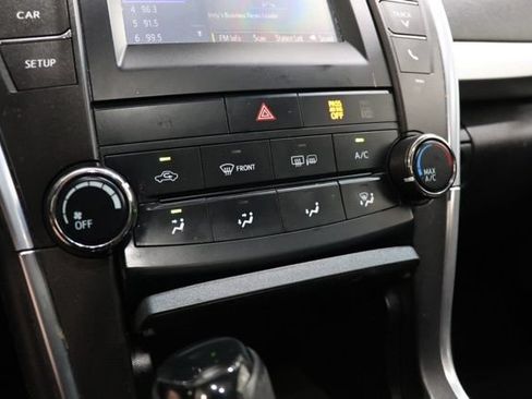 Used 2016 Toyota Camry SE w/ Moonroof Package FWD image 24