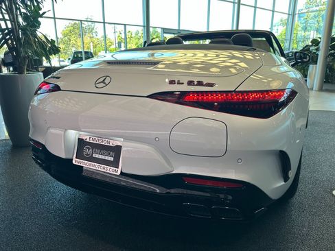 New 2026 Mercedes-Benz SL 63 AMG S e Performance 4MATIC image 4