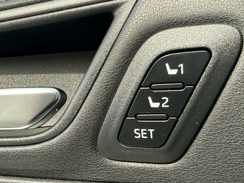 Certified 2023 Toyota Venza Nightshade image 27