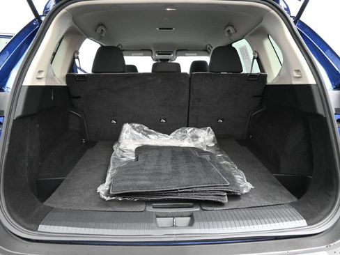 Used 2023 Nissan Rogue SV FWD image 16