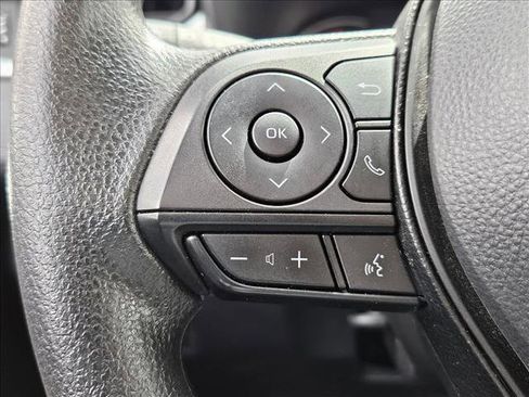Used 2025 Toyota RAV4 XLE AWD/4WD image 16