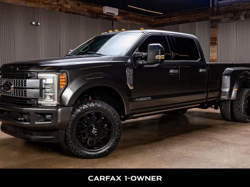 Used 2017 Ford F350 Platinum w/ Platinum Ultimate Package image 5