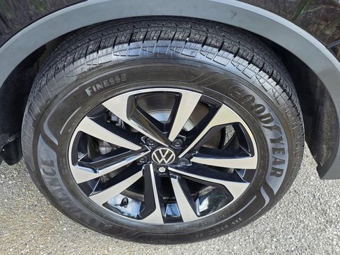 Used 2024 Volkswagen Tiguan S FWD image 28