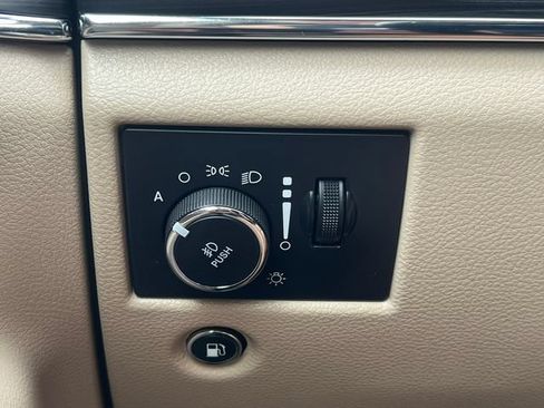Used 2021 Jeep Grand Cherokee Limited w/ Premium Lighting Group AWD/4WD image 19