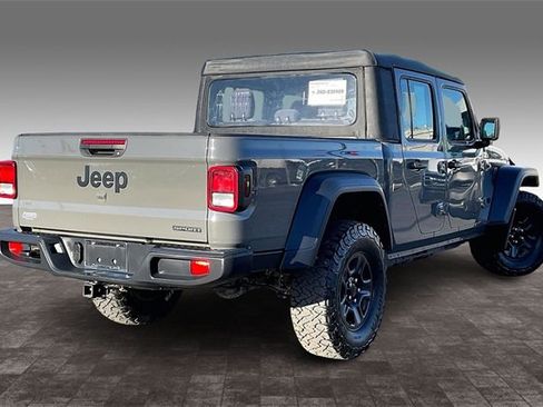 Used 2020 Jeep Gladiator Sport image 2