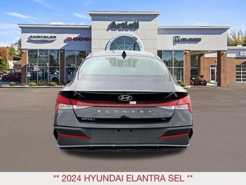 Used 2024 Hyundai Elantra SEL FWD image 6