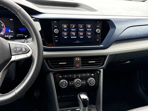 Used 2024 Volkswagen Taos SE image 14