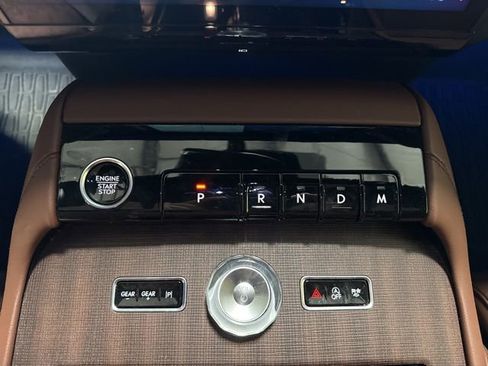 Used 2025 Lincoln Navigator Reserve AWD/4WD image 11