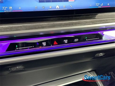 Used 2025 BMW 740i xDrive image 31